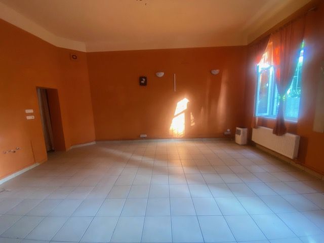 SPATIU COMERCIAL CU MULTIPLE DESTINATII CENTRAL - Poză 3