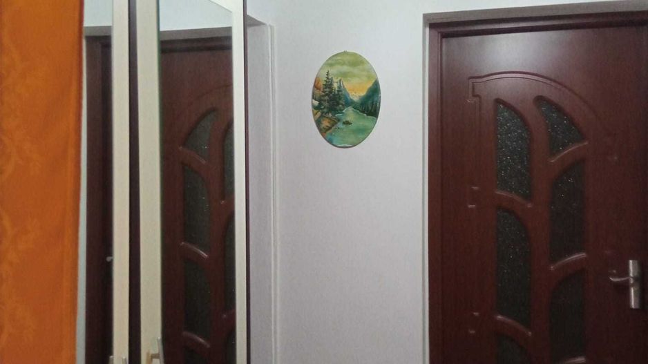 🏡 Apartament decomandat cu 2 camere, complet mobilat și utilat – Micro 18 - Poză 2
