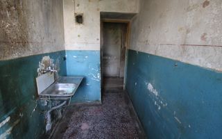 Complex Studentesc str.Daliei, et 3, bloc anvelopat; necesita renovare completa. - Poză 15