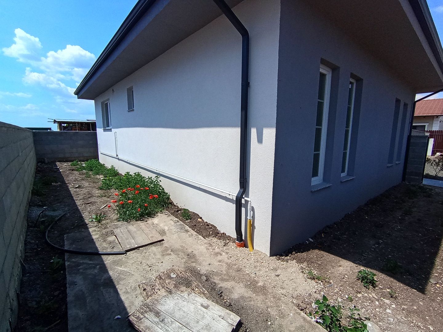 Sanandrei Casa Individuala Pe Parter, 3 Cam, Drum Asfaltat. Toate Utilitatiile - Poză 3