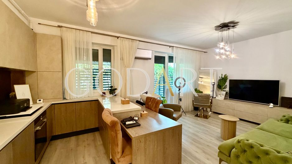 Apartament 3 camere | Curte | Mobilat Utilat LUX | Parcare - Poză 1