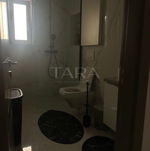 Apartament spațios cu 2 camere și balcon generos în Baciu - Poză 8