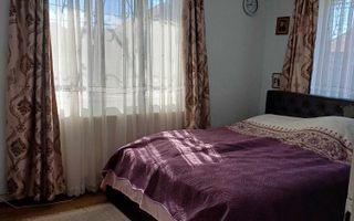 Casa individuala, zona centrala, poziționare excelentă, teren generos. - Poză 4