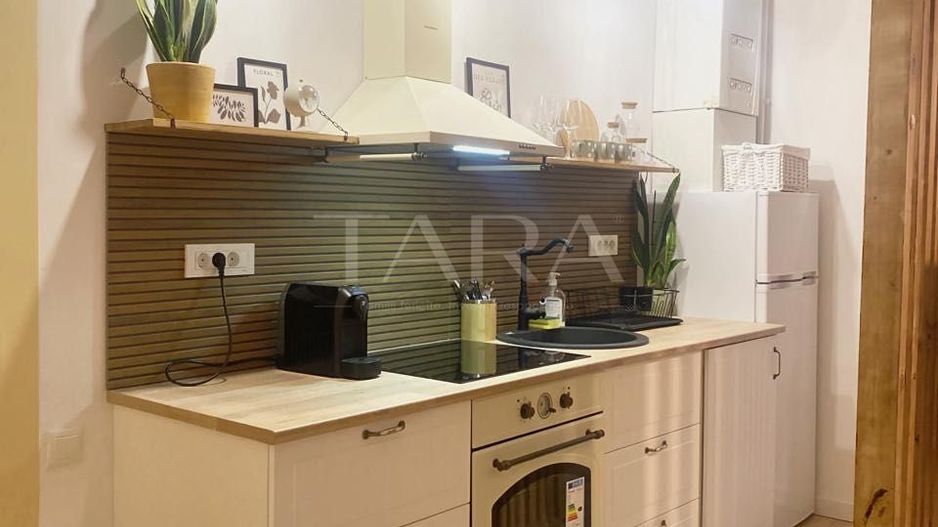 Vand apartament 2 camere, Centru,  finisaje de lux - Poză 3