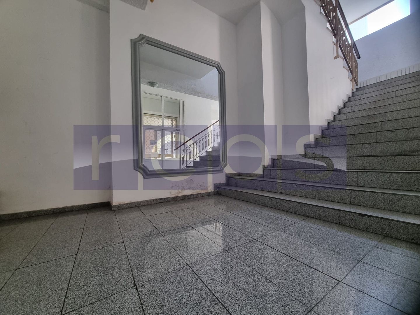 VANZARE 3 CAMERE  DECOMANDAT UNIRII - Poză 1