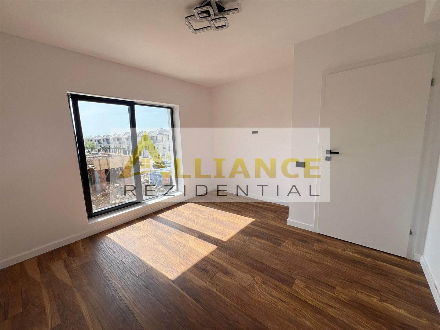 Vila Individuala  - 4 camere - 3 bai-teren -320-600 M de STV - Poză 14