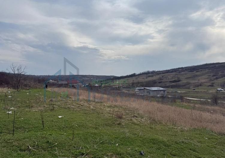 Teren intravilan 1.800 mp în Vorovești (Miroslava) – deschidere 27,7 m - Poză 1
