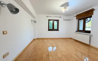Vilă elegantă cu teren de aproximativ 1.000 mp - Poză 23
