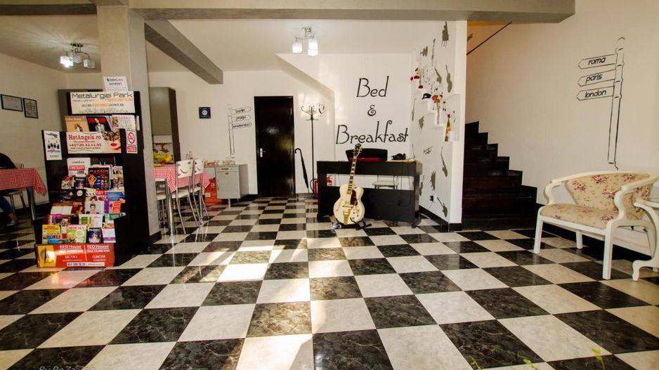 PENSIUNE 10 CAMERE DE ÎNCHIRIAT - BUCUREȘTI - Poză 1