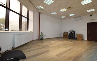 Cladirea Enel, 33 mp, Luminos. - Poză 6