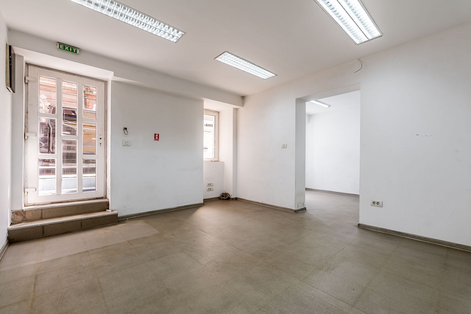 Spațiu comercial cu acces stradal, pe b-dul Decebal, ideal investiție - Poză 2