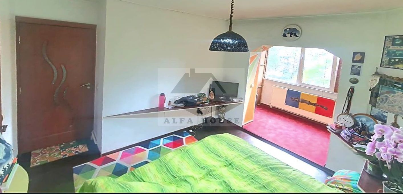 Apartament cu patru camere, zona Tractorul 90 mp - Poză 4