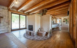 De vanzare casa unica pe teren de 3400mp, cu iaz si gradina - Borhanci - Poză 4