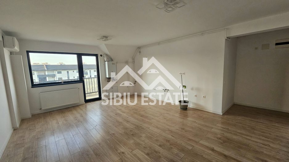Apartament 3 camere, 2 bai LA CHEIE - Poză 2