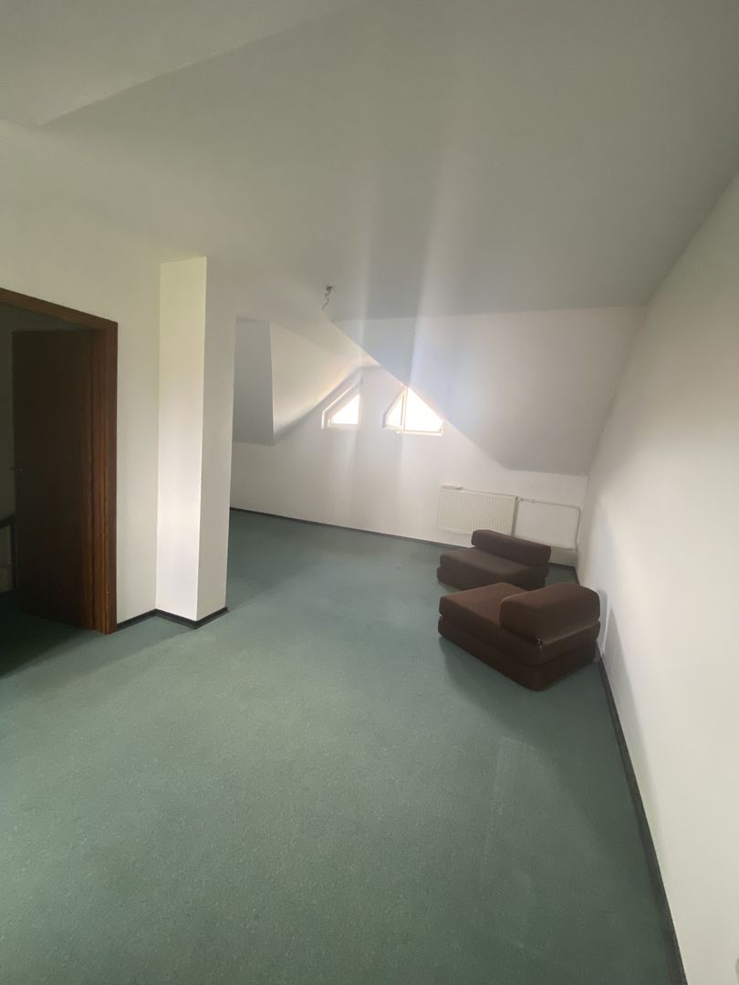 Casa de vânzare/închiriere zona Lunei - Poză 26