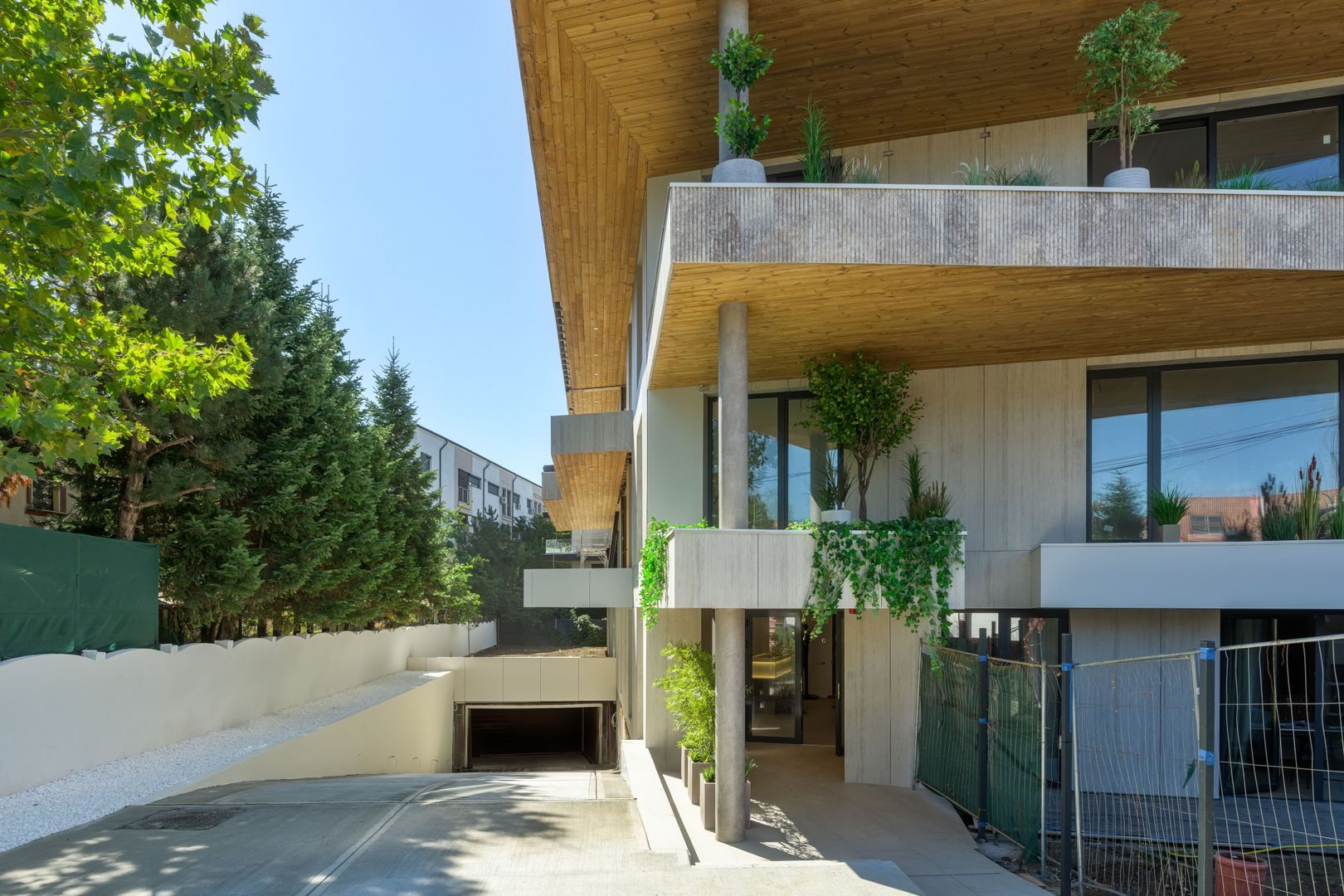 Aparatament nou cu gradina proprie amenajata 93 mp! 4 CAMERE - Poză 2