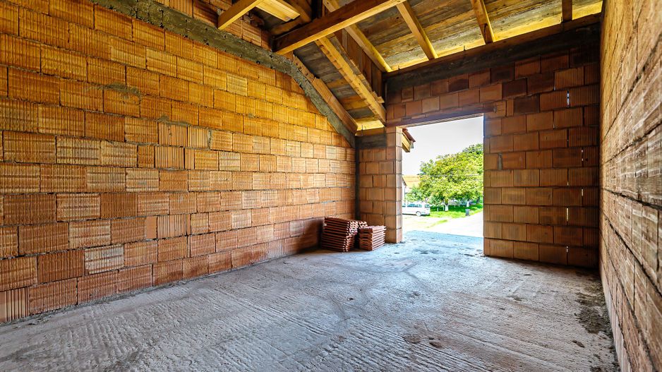 Casă la roșu în Aradul Nou. Zona Adam Müller-Guttenbrunn - Poză 7