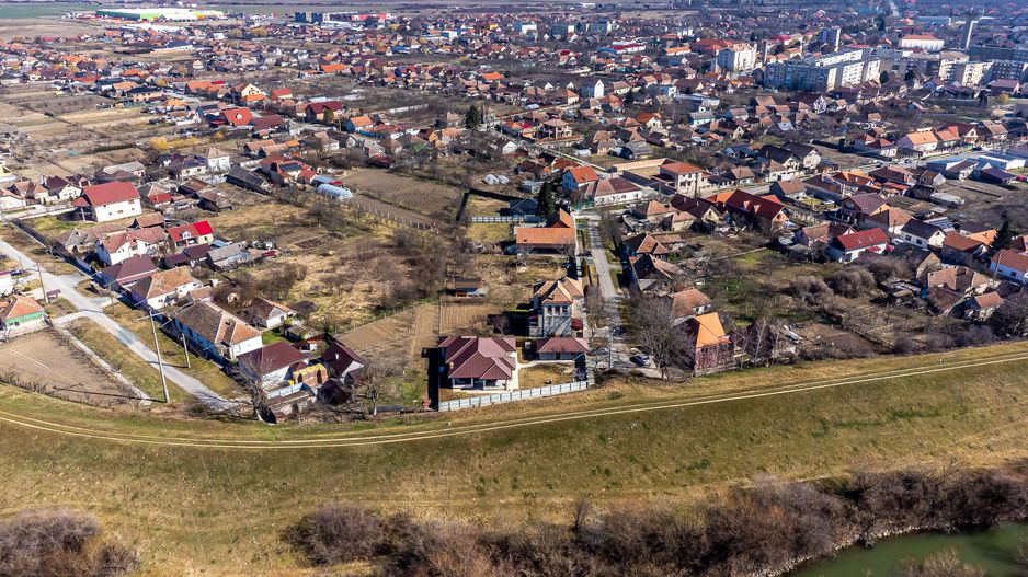 Preț NOU! Casa P+2 în zona centrală Chișineu-Criș - Poză 12