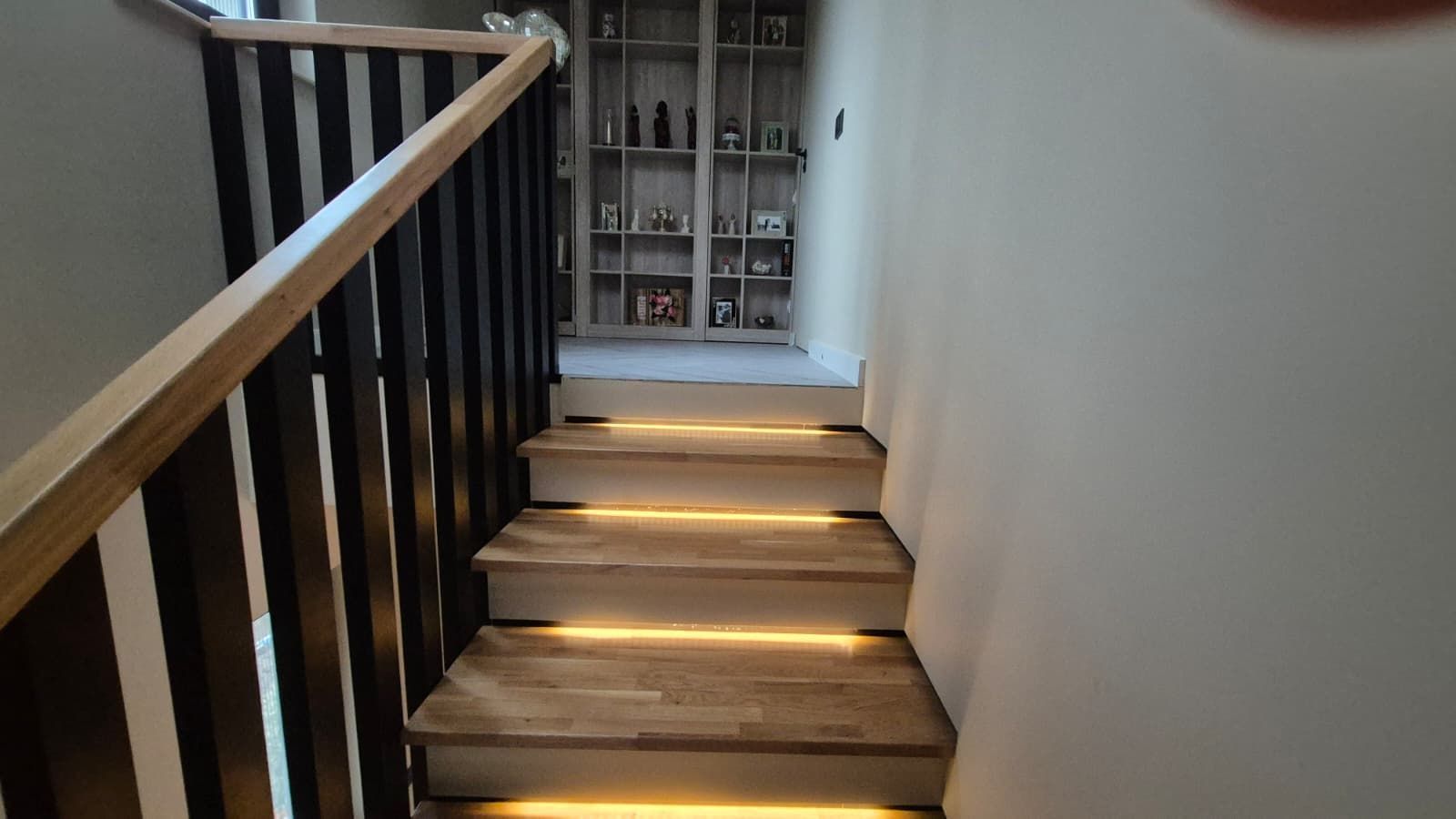 VILA NOUA | MOBILATA SI UTILATA | DAMAROAIA | LANGA PETROM CITY - Poză 27