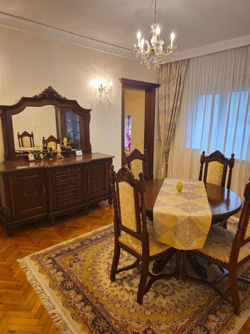 Vila frumoasa ,localizata central\ Unirii Square\Proprietar - Poză 2