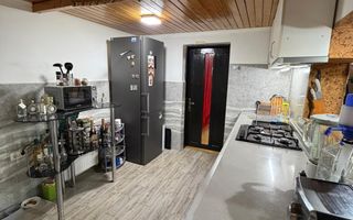 Casă de  vânzare cu vedere panoramică - Poză 8