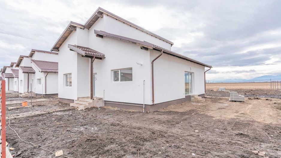 Case individuale pe structura de lemn in Halchiu - Poză 1