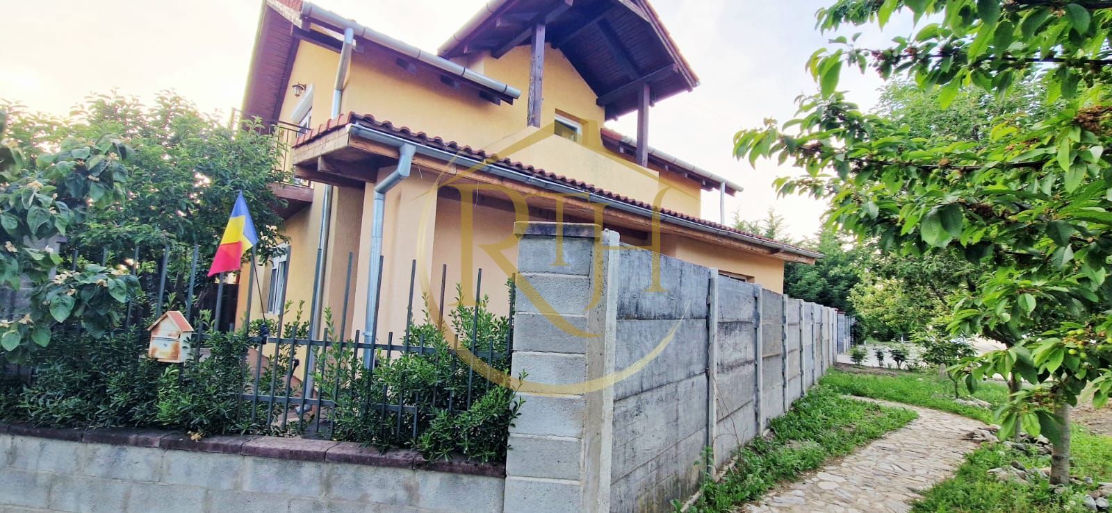 Vand casa Indivduala cu 4 camere in comuna Giroc/ pret 186000 euro - Poză 1
