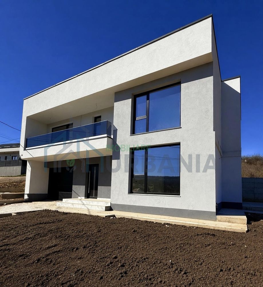 Vilă nouă în Barnova, 216 mp utili, 4 dormitoare, 4 băi, garaj, teren 700 mp - Poză 1