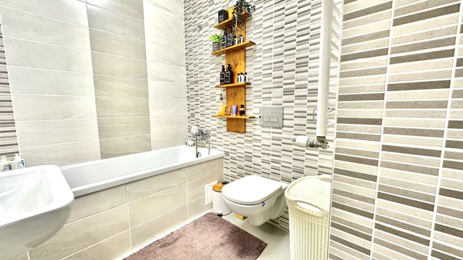 Penthouse modern de inchiririere cu 3 camere, terasă 80 mp zona Coresi - Poză 13