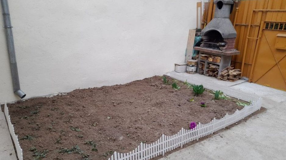 Dristor, Piata Ramnicu Sarat, casa - Poză 2