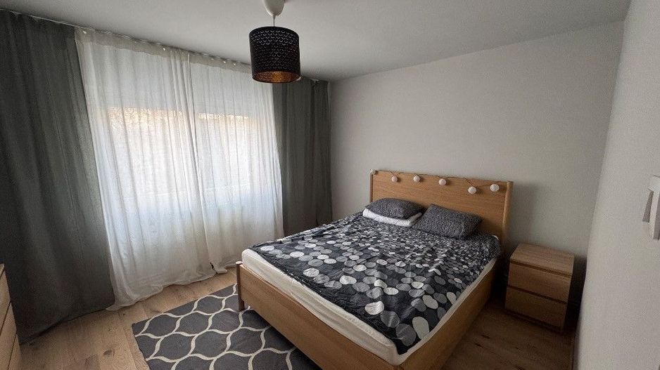 Apartament 2 camere lux, etaj 2/4, centrală proprie, Vitan - Poză 1