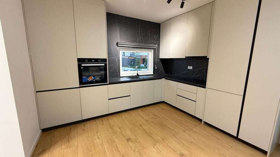 Vila Indivduala Aerocity Tunari - Poză 4