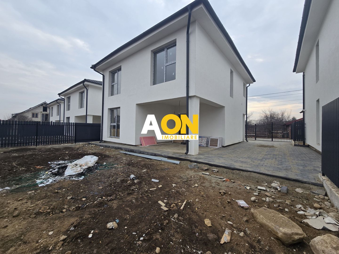 Casa Individuala 4 Camere 316mp Teren, Complet Finisat - Poză 1