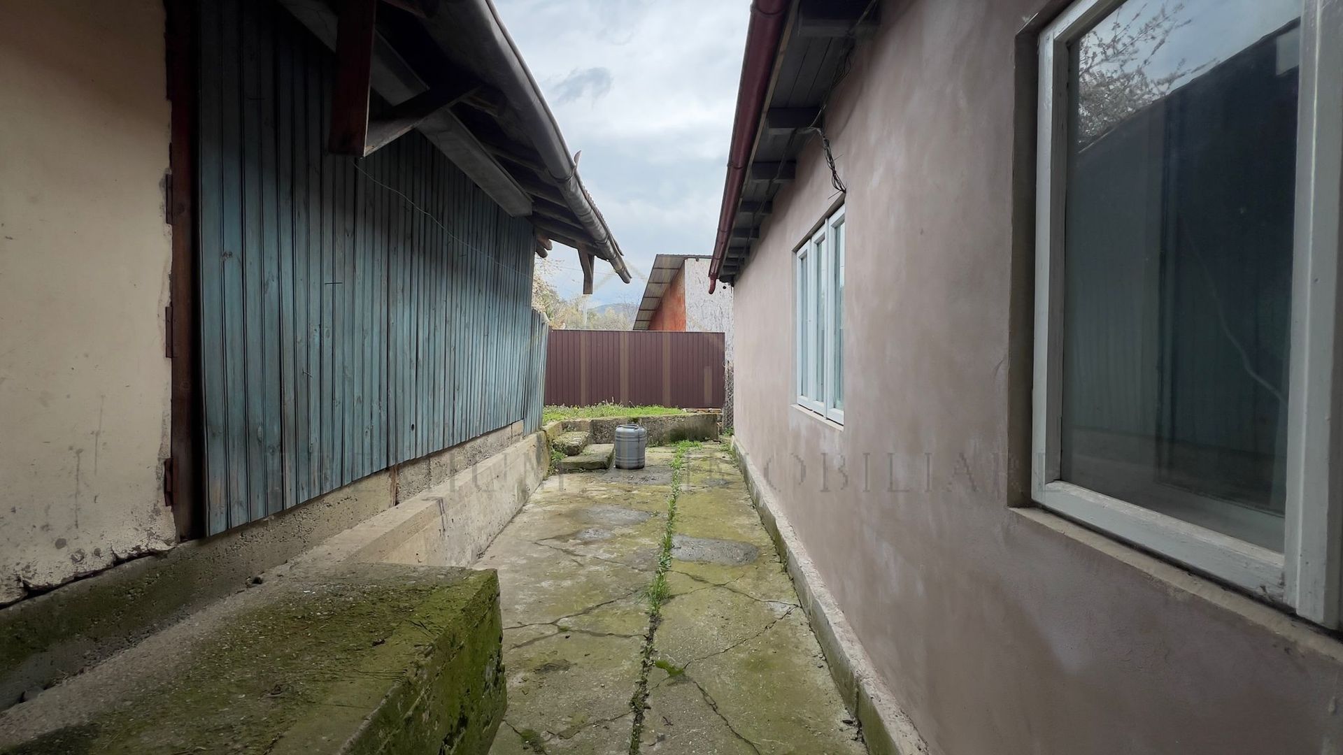 Casa de vanzare in statiunea turistica Tg-Ocna - Poză 4