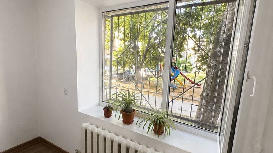 Cameră de vânzare în cămin – 19 m², etajul 1, cu bloc sanitar propriu - Poză 3