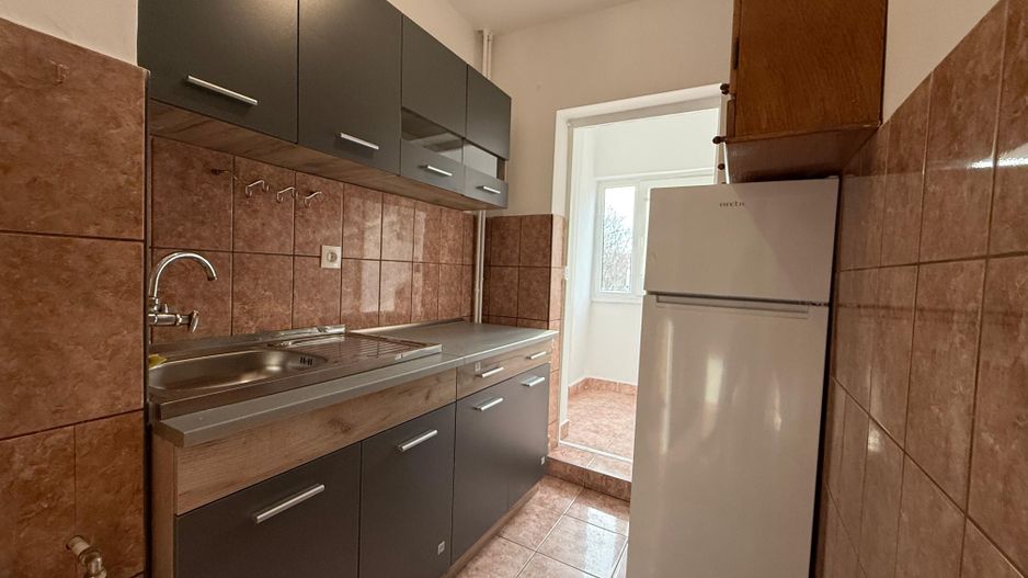 Chirie, apartament, 1 camera, 30 mp, Traian Lalescu Oradea. 250 E/lună - Poză 3