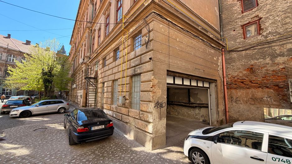 Spațiu ultracentral, 63 mp, CF propriu, Bulevardul Revoluției - Poză 1