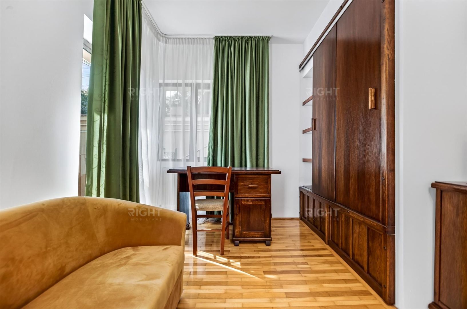 Casa pe 3 niveluri | Terasa cu priveliste | 3 parcari | Pozitie centrala - Poză 26