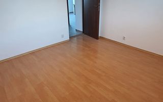 Închiriez apartament 3 camere, nemobilat, Piața Muncii, pentru locuit - Poză 3
