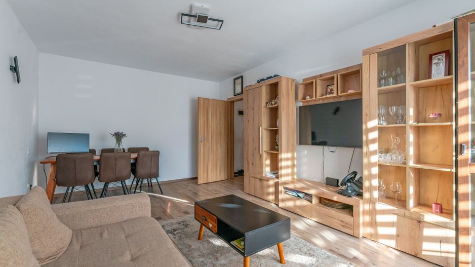 Apartament Sânpetru | 70 mp Suprafață Totală + Curte Proprie | Parcare - Poză 4