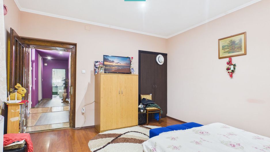Casă cu 4 camere și teren de 1.910 mp în Macea - Poză 10