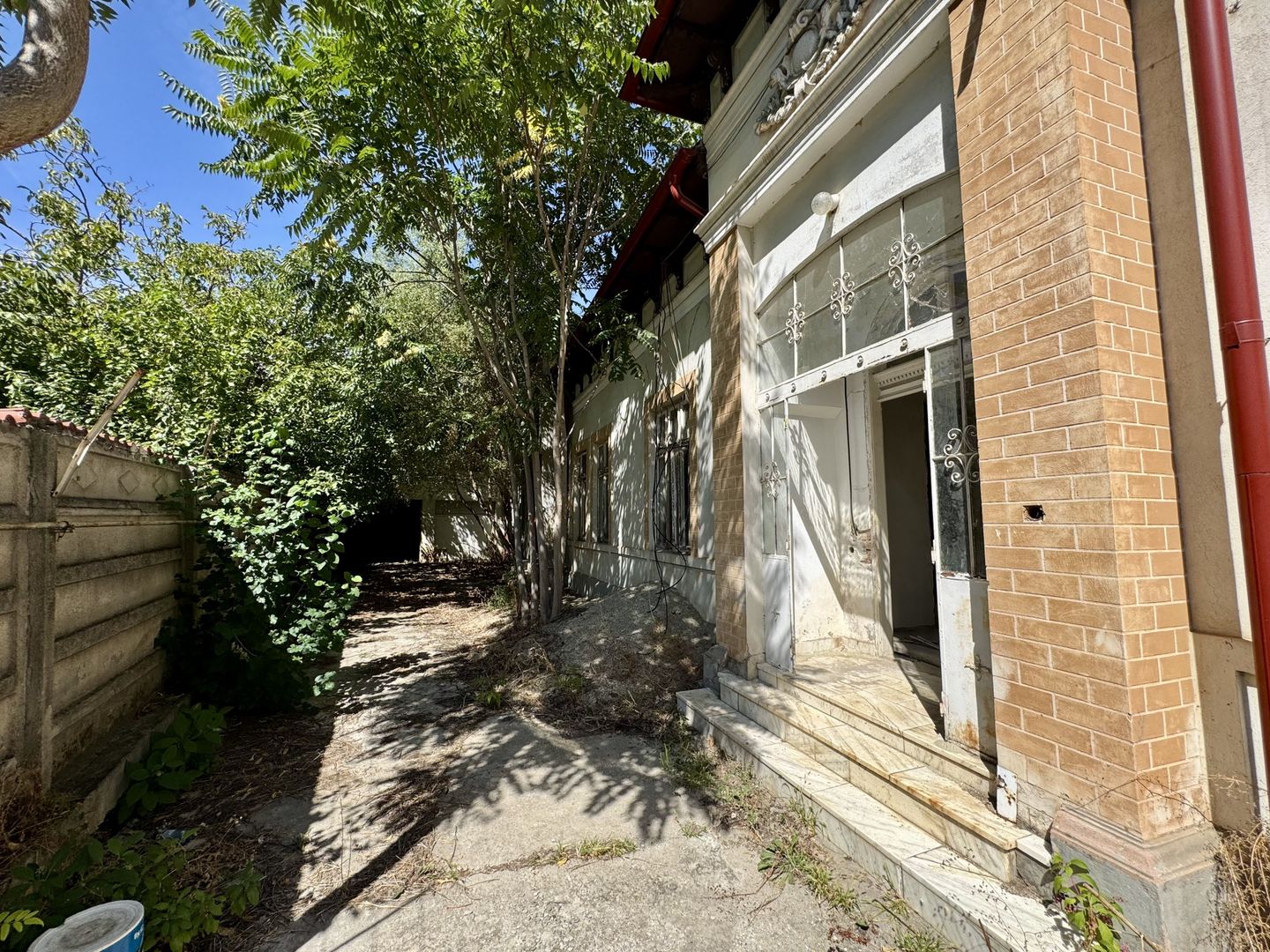 OPORTUNITATE RARA - imobil central, multifunctional, curte PROPRIE - Poză 7