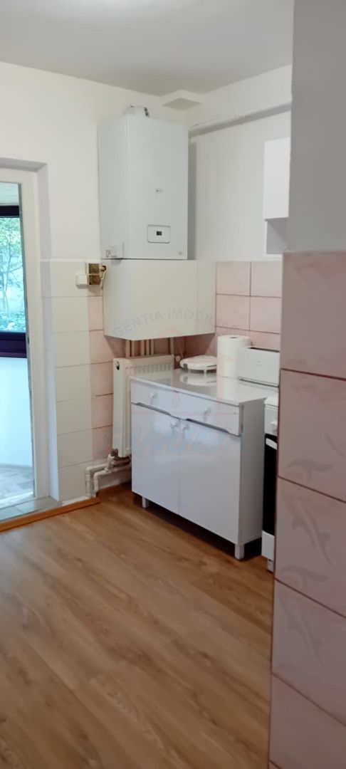 Inchiriere apartament 2 camere, Micro 21, parter, 50 mp, 305 EURO/Luna - Poză 5