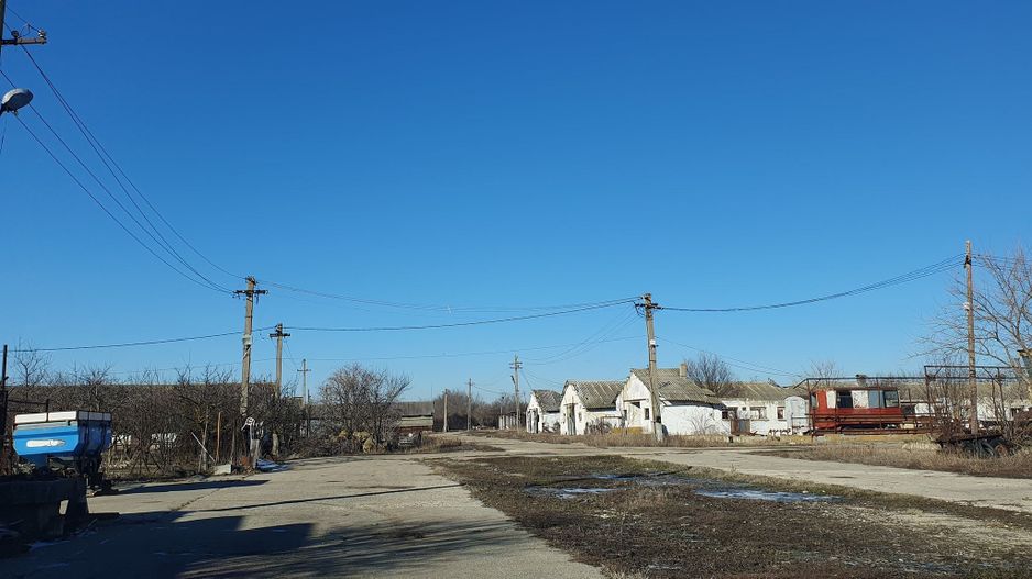 Vând teren intravilan 10 hectare Crevedia, cu gaze și curent. - Poză 3