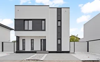 Casa individuala P+1E+POD~ 4 camere  3 bai ~300 teren ~ Strada Miorita - Poză 32