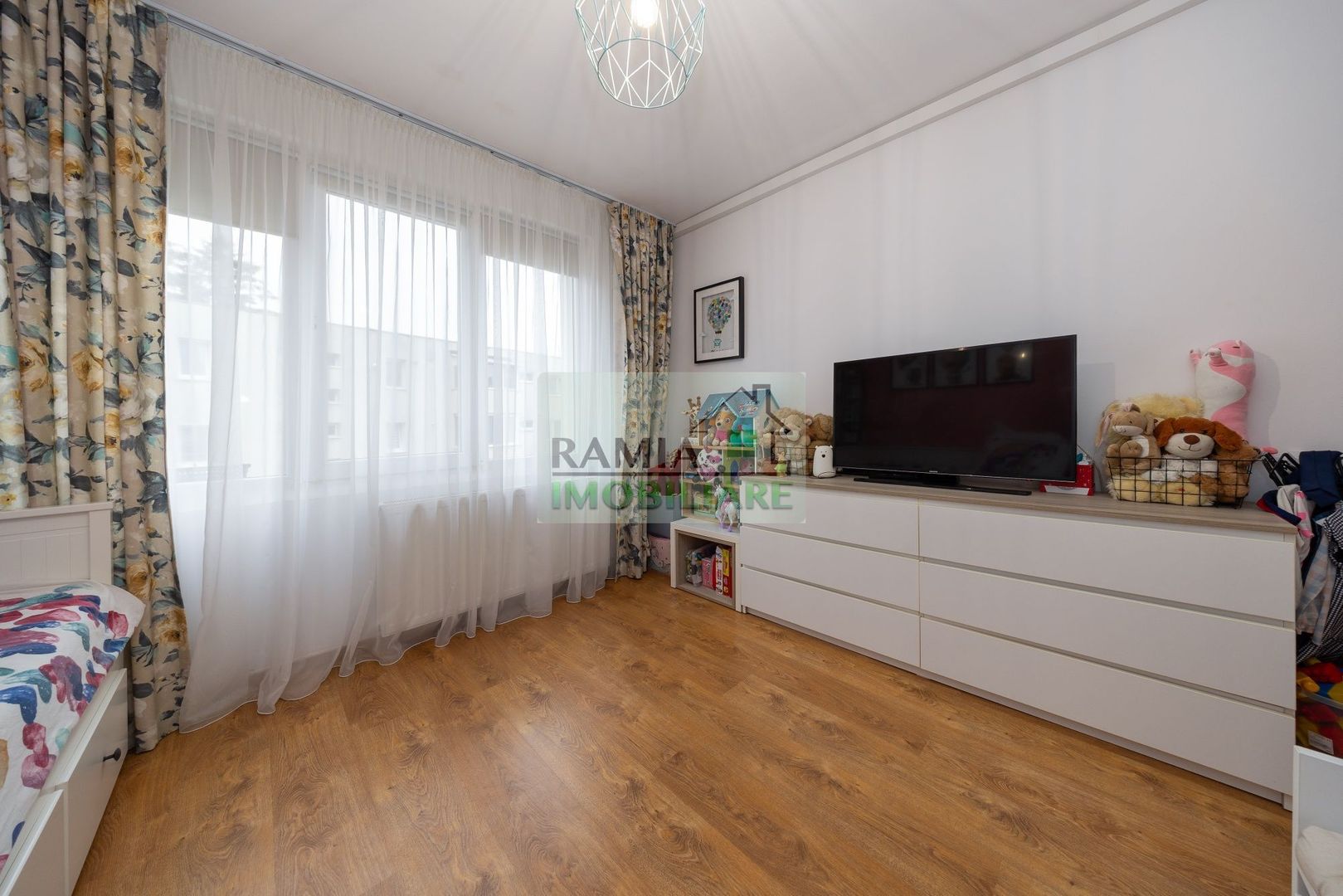 Apartament 2 camere, decomandat, renovat integral, 3/4, Astra– Planete - Poză 3