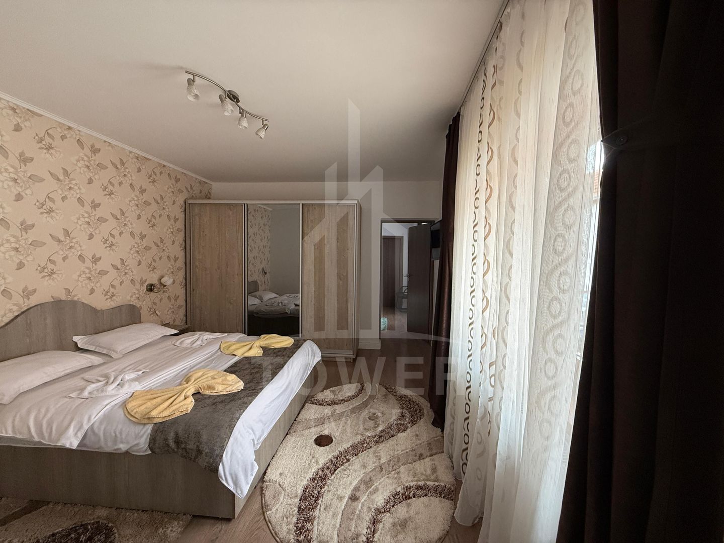 Super oportunitate! Vilă spațioasă pe 3 niveluri + casă separată - Poză 9