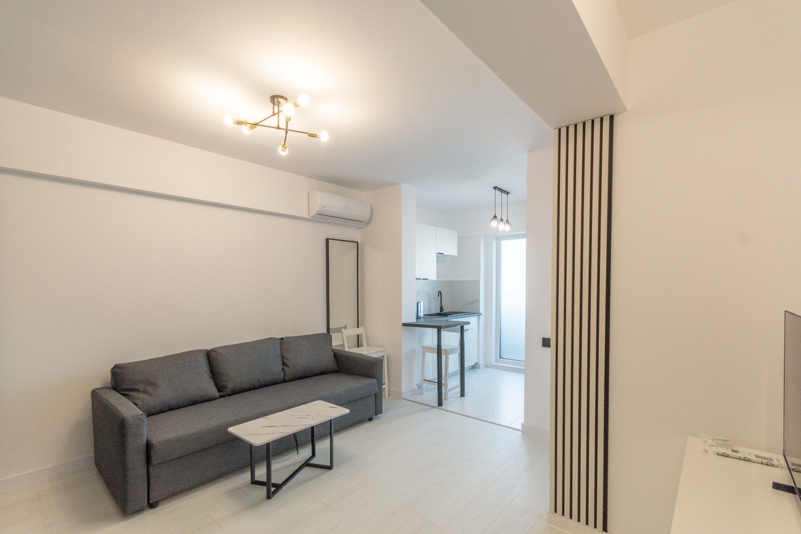 Titan | Gura Calitei | Astorium Life, Garsoniera premium, loc parcare - Poză 1