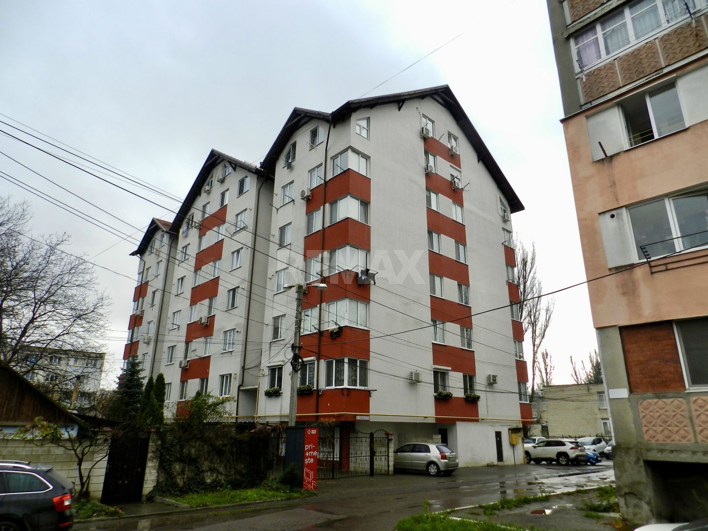 Apartament cu două dormitoare și living comasat cu bucătărie - Poză 1