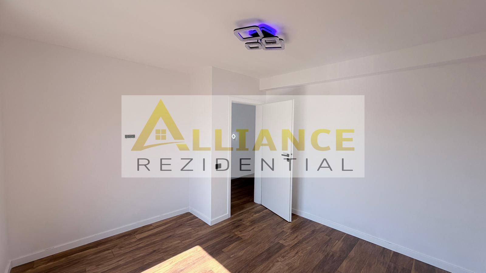 Casa Individuala - 4 camere - 3 bai - 300mp teren - Poză 9